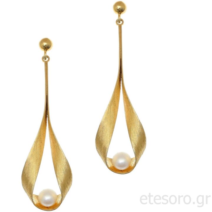 Silver earrings with pearl