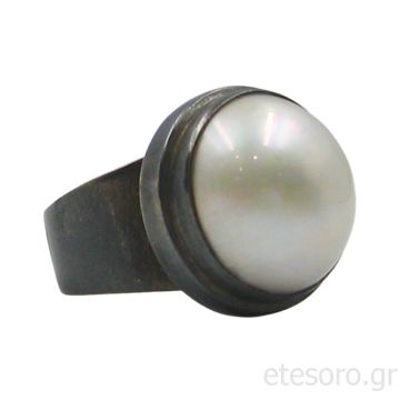 Ασημένιο δαχτυλίδι μαύρο ροδιο με μαργαριτάρι